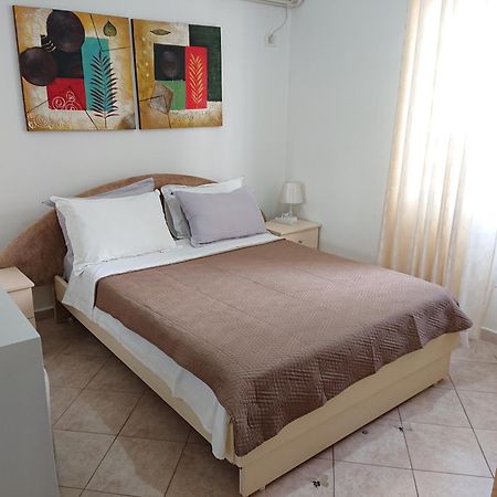 Villa Kostian Sarandë Esterno foto