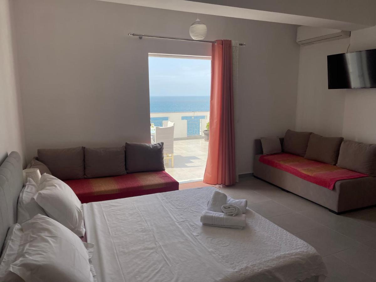 Villa Kostian Sarandë Esterno foto